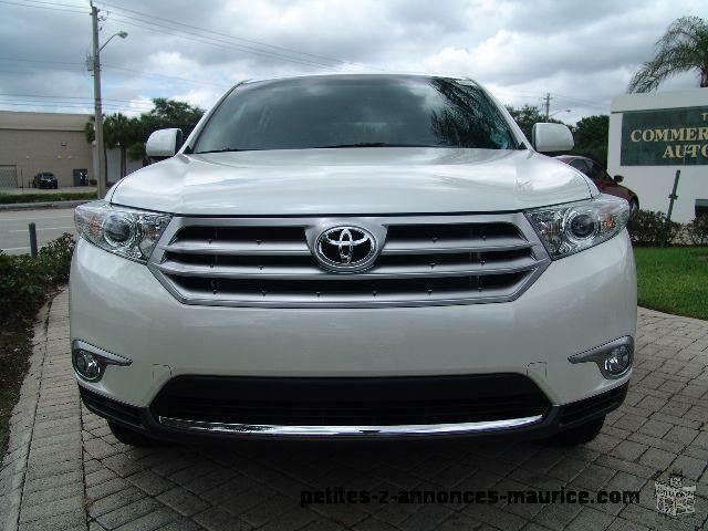 2012 TOYOTA HIGHLANDER SE, Car looks like brand new, Single owner, No accident Record and car in pe