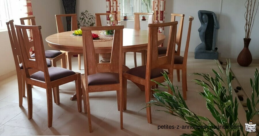 Cérusé round table in solid wood for 10 people