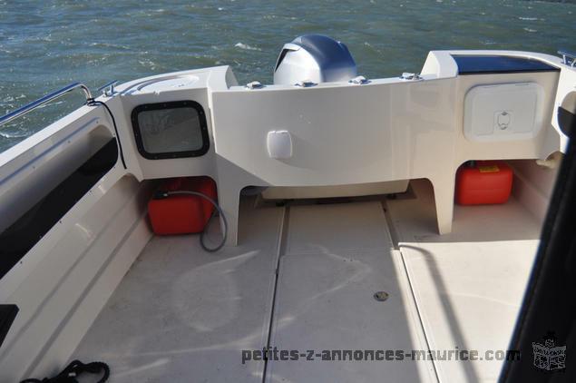 Mariner boat - 215 for sale