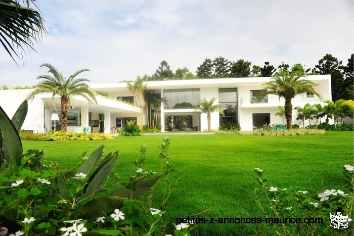 SUBLIME HIGH-END HUGE CONTEMPORARY VILLA IN FOREST DARUTY PETIT RAFFRAY