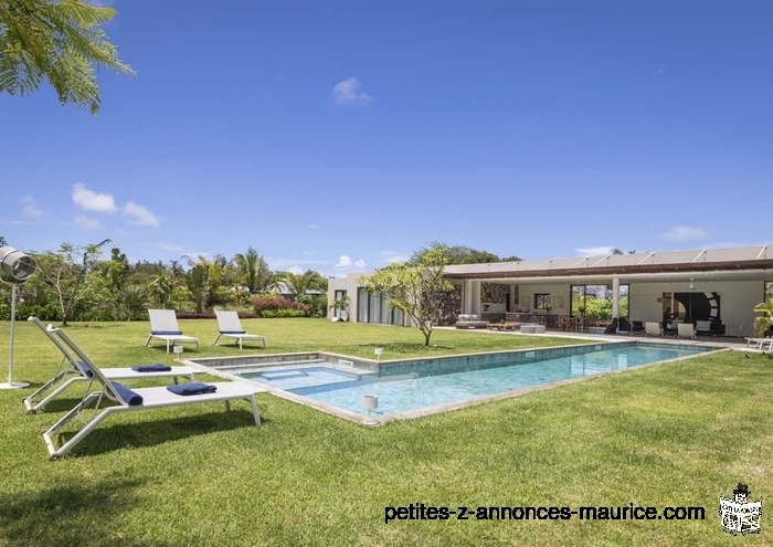 SUBLIME RESALE VILLA ON A BEAUTIFUL GOLF IN A FAMOUS BEACHFRONT DOMAIN ANAHITA RESORT