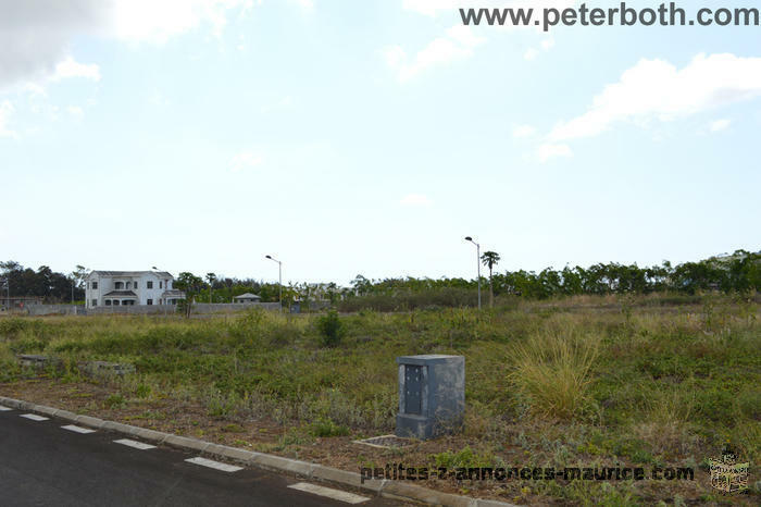 land for sale at PIERREFOND BEAU SONGE